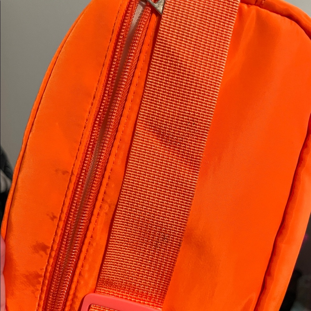 Source Unknown Vibrant Orange Bag - image 3